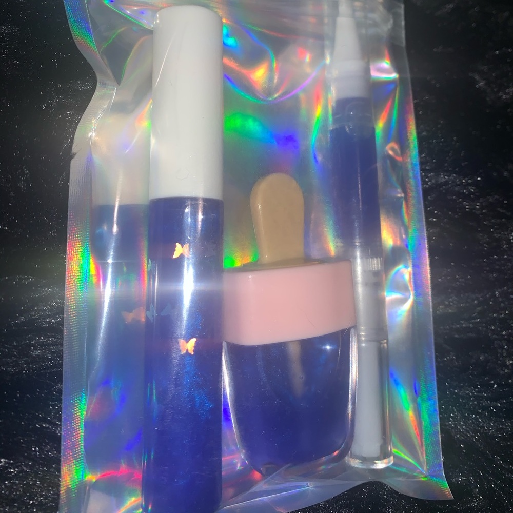 Royal lip gloss 👑